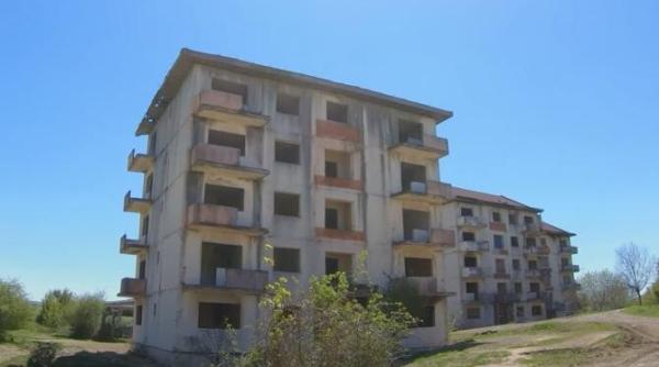 un bloc dintr un oras din romania se vinde cu 49 000 de euro loc unic in europa cu o poveste impresionanta