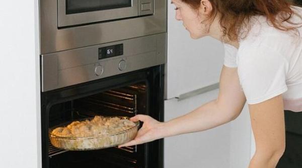 pune orezul in tigaie si cina delicioasa e gata o portie are doar 230 de calorii