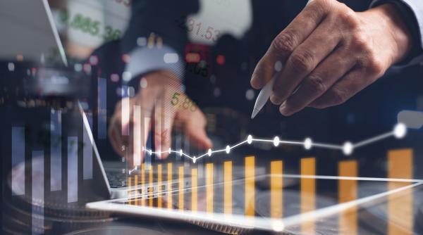 romania asaltata de afaceristi din afara in ultimii 10 ani investitiile s au dublat si au depasit pragul de 100 de miliarde de euro