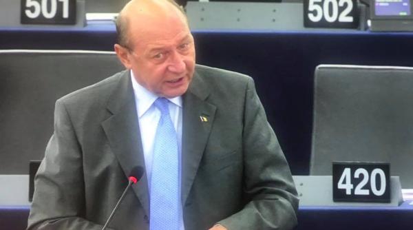 traian basescu moscova si a activat conservele replica lui cozmin gusa pe mine m au verificat cia ul si nsa ul am fost la casa alba ca persoana fizica