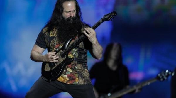 dream theater live pe radio dc news seria midnight live concerts continua live at budokan 2004