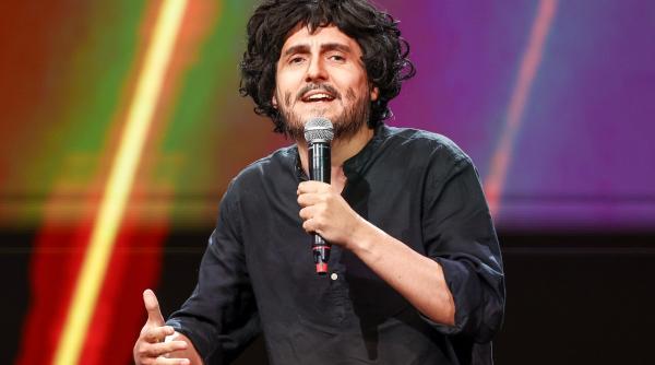 l a imitat perfect pe costel maria popovici ba cine e sa caute lumea pe internet bucata asta