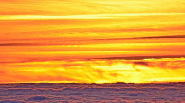 incendiu major pe podul crimeei un vagon cisterna a explodat in timpul tranzitului