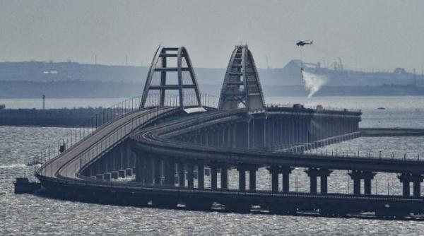 explozie la podul crimeii bogdan chirieac ajungem intr un punct fara intoarcere nebunul de la kremlin ar putea folosi arma nucleara