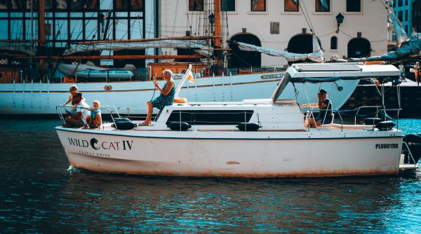 trei turisti au murit in polonia barca in care se aflau s a rasturnat