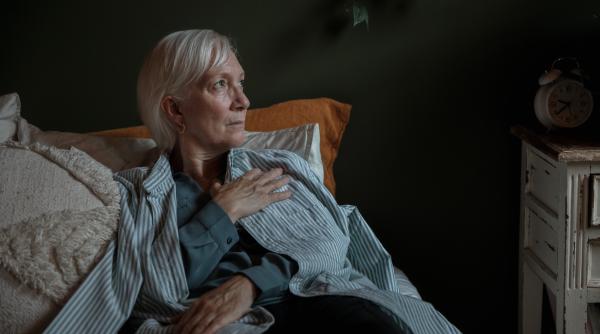 ce cauzeaza intepaturile in piept si cand ar trebui sa te ingrijorezi cinci probleme frecvente