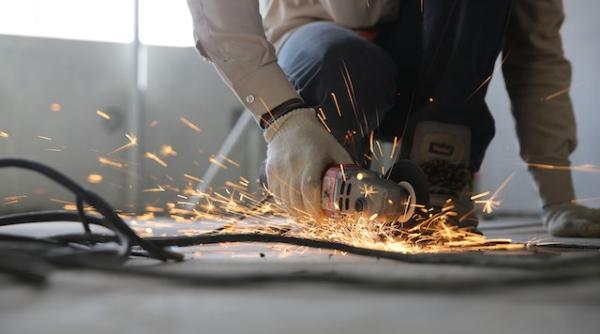 va intra in colaps piata imobiliara constantin sebesanu impact developer contractor noi am luat multi pumni in gura suntem prinsi in acest joc nu ne aruncati in carca problemele voastre