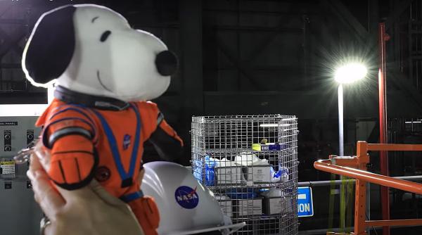 snoopy va zbura in misiunea luna artemis i a nasa