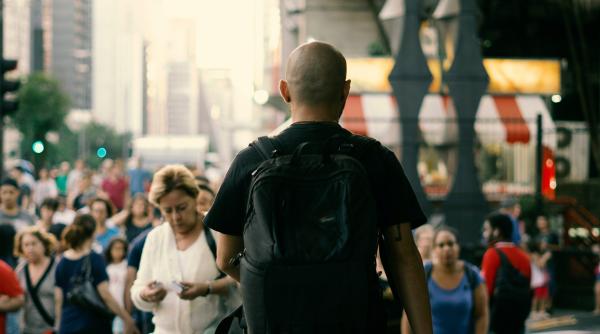 14 octombrie ziua celor care sufera de alopecie o adevarata problema in randul barbatilor dar si a femeilor care sunt vedetele care au ales sa ramana fara par