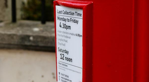 serviciul de posta britanic royal mail vrea sa concedieze 10 000 de angajati