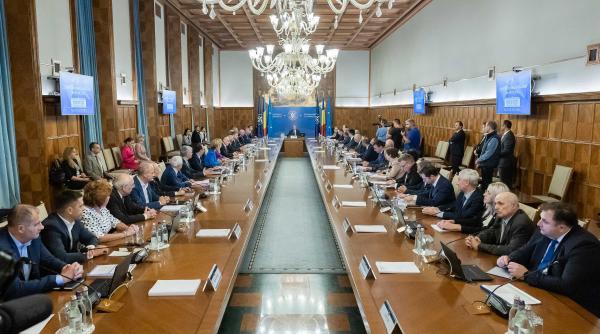 guvernul ciuca vrea sa trimita luna viitoare in parlament proiectul de buget pe 2023 ce se intampla cu pensiile si salariile