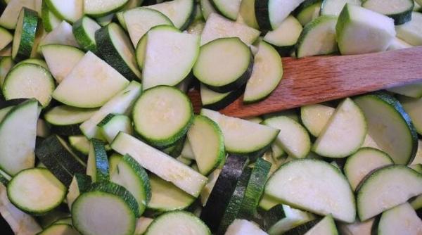 ai trei oua si doi dovlecei fa aceasta reteta usoara si rapida care are doar 45 de calorii