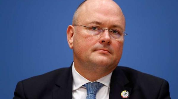 colaborare cu rusii seful securitatii cibernetice din germania a fost demis