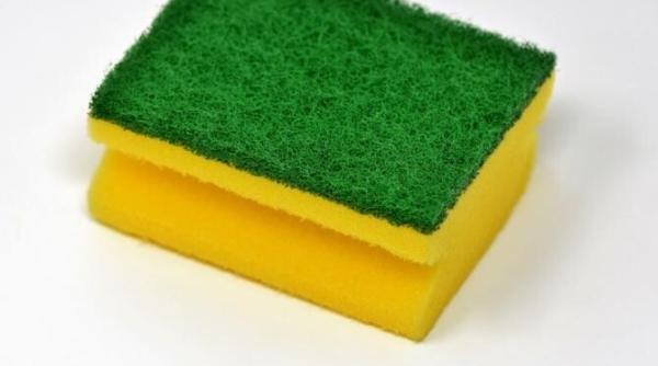 de ce trebuie sa pui un burete pentru vase in cuptorul cu microunde secretul gospodinelor cu experienta