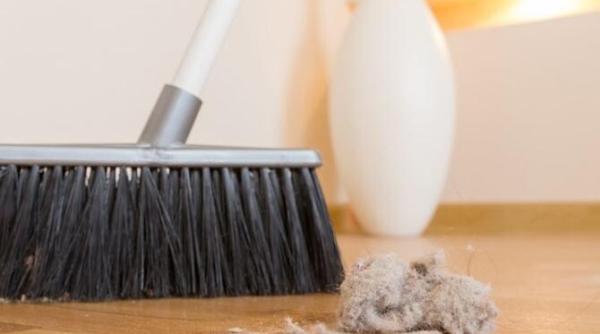 indeparteaza rapid praful de pe mobila iata o modalitate eficienta