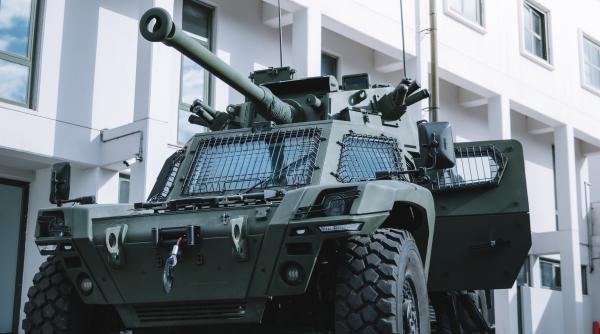 vin spre romania primele doua convoaie de vehicule blindate franceze