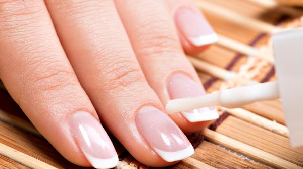 alergie la unghii acrilice cum recunosti semnele