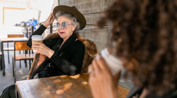 concediu de menopauza o banca le ofera angajatelor o pauza pentru a limita rata de abandon la locul de munca