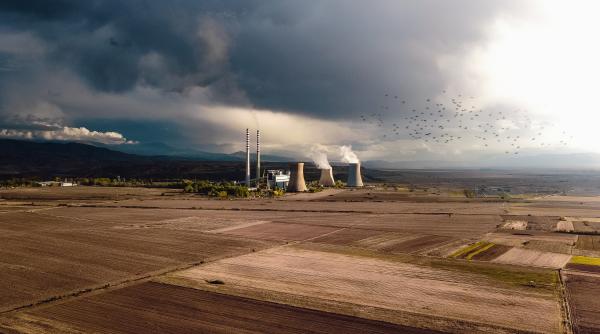 rusii se retrag din energodar dar nu lasa nimic in urma au camioanele pline cu televizoare frigidere si mobila