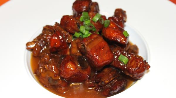 boeuf bourguignon reteta frantuzeasca pe care o vei adora este cea mai buna tocana de vita