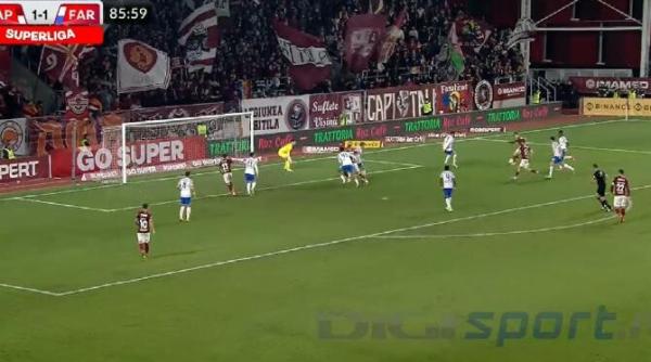 transmisie cu probleme la rapid farul dupa un gol semnalul a picat la inceput comentatorii se plangeau ca nu au plasma