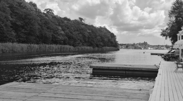 drumul bucuresti snagov parc in anii 63 64 casele erau spoite cu var aveau prispa ori cerdac iar in spatele lor cresteau pomi fructiferi