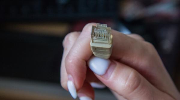 a taiat internetul vecinilor pentru ca a simtit ca nu merita s a ales cu dosar penal