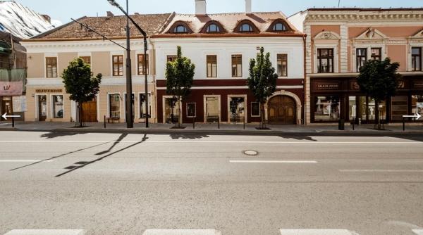 cate milioane de euro trebuie sa scoata din buzunar cel care viseaza sa aiba propriul palat in cluj se va desfata in 48 de camere si 16 bai