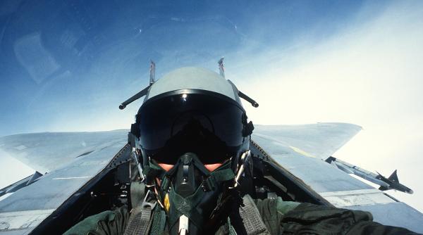 china recruteaza fosti piloti europeni pentru armata sa oferta salariala impresionanta