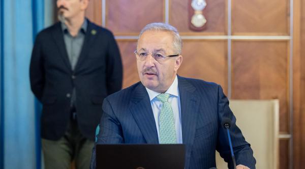 vasile dincu ministrul apararii si a dat demisia