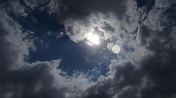 eclipsa de soare in 25 octombrie ne lasa vremea sa o vedem ora la care trebuie sa fiti cu ochii pe cer