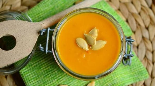 supa crema din dovleac si cartofi aromata cu ghimbir o reteta minunata de toamna