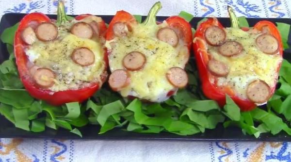 ardei cu crenvursti oua si cascaval reteta ginei bradea pentru un mic dejun rapid