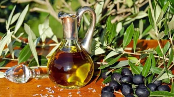 cum sa degresati recipientele de ulei trucul bunicii care functioneaza cu adevarat