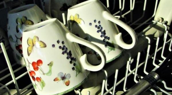 curata masina de spalat vase in 3 pasi la revedere mirosuri neplacute