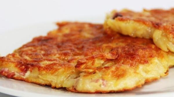 mancare rapida din cartofi avem nevoie de doua oua si putin pesmet si cina este gata