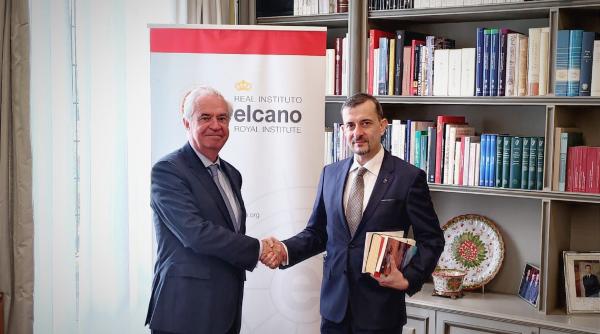 spania intrevederea ambasadorului romaniei cu directorul institutului regal elcano