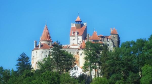 miliardarii lumii petrecere de halloween la castelul bran chirieac un plus pentru industria turistica si imaginea romaniei