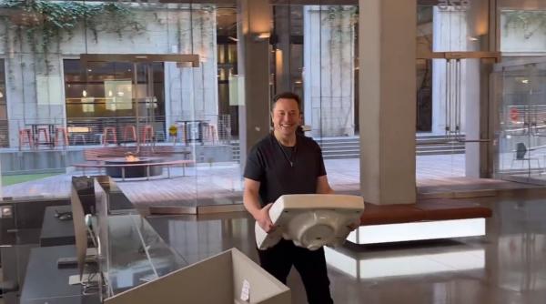 musk raspuns in cazul redeschiderii contului de twitter al lui trump