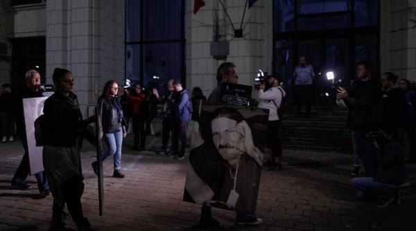 foto mars in amintirea victimelor incendiului de la colectiv in bucuresti