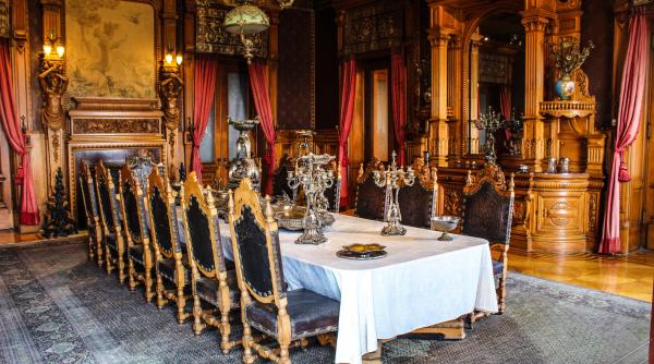 miliardarii lumii petrecere la bran chirieac romania e pe tot twitter ul toata diplomatia nu a promovat tara noastra dupa 2004 cat au facut o elon musk si ai lui in 48 de ore