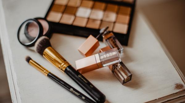 cele mai periculoase produse de frumusete pe care le folosim aproape zilnic