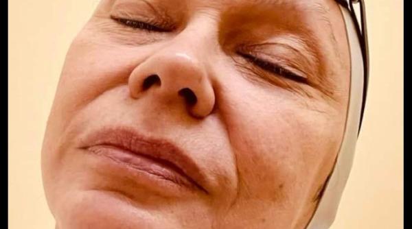 oana pellea intamplare ciudata intr un taxi din bucuresti te urci si faci un salt mortal in timp video