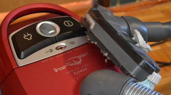 aspiratorul miroase urat iata cum poti remedia problema neplacuta