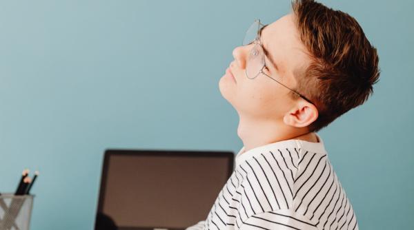 un tanar din italia s a sinucis cand a aflat ca iubita de pe internet era un barbat de 64 de ani cel care a inselat a fost doar amendat cu 825 de euro