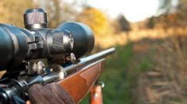 fiul sefului politiei locale din agigea impuscat mortal la o vanatoare