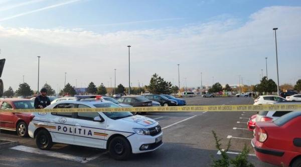 se intampla acum in nordul capitalei foto parcarea de la mall baneasa impanzita de politie si pompieri