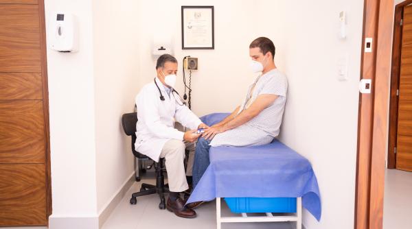 a crezut ca are hemoroizi dar era cancer colorectal in stadiul iv pacient lectie pentru toti