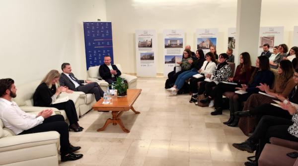 este nevoie de energia voastra ambasadorul roman mesaj la intalnirea cu studentii romani din spania