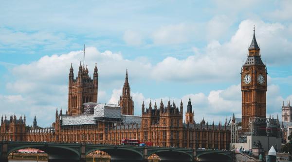 metroul din londra este paralizat din cauza unei greve a angajatilor